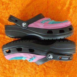 fanny pack crocs m6 w8 yes they are a thing :) black and electric pink